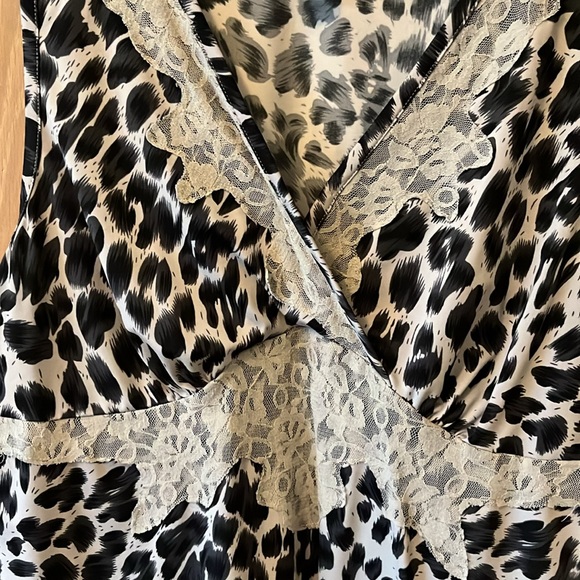 INC Sleeveless animal top tank - Picture 3 of 3